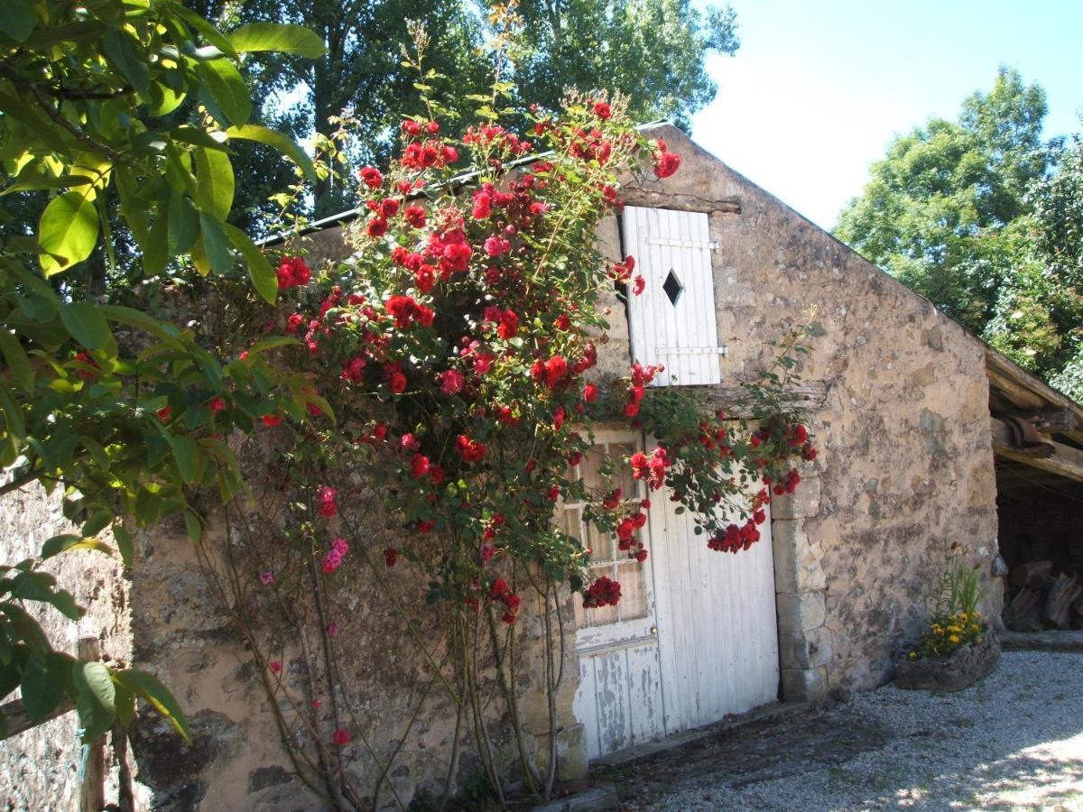 Chambres d'hôtes La Charrière Cheffois Esterno foto
